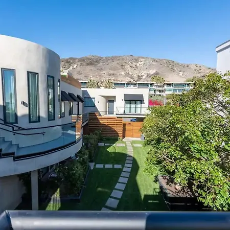 Malibu Sand Carbon Beach Suites Extérieur photo