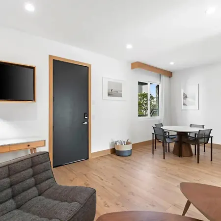 Malibu Sand Carbon Beach Suites Extérieur photo