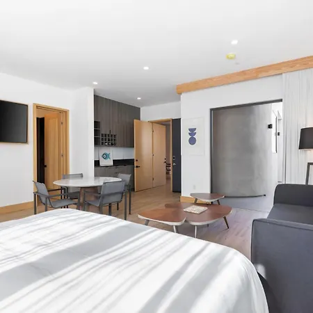 Malibu Sand Carbon Beach Suites Extérieur photo