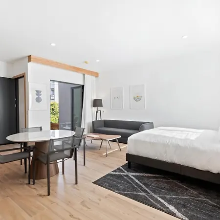 Malibu Sand Carbon Beach Suites Extérieur photo