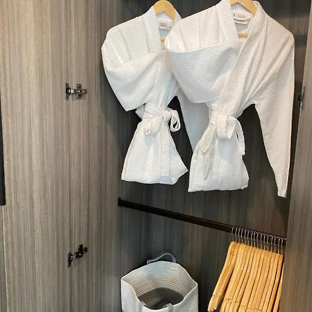 Malibu Sand Carbon Beach Suites Extérieur photo